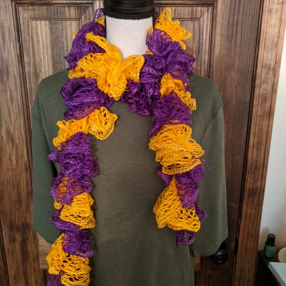 Ruffle Scarves - Picture 7 of 11